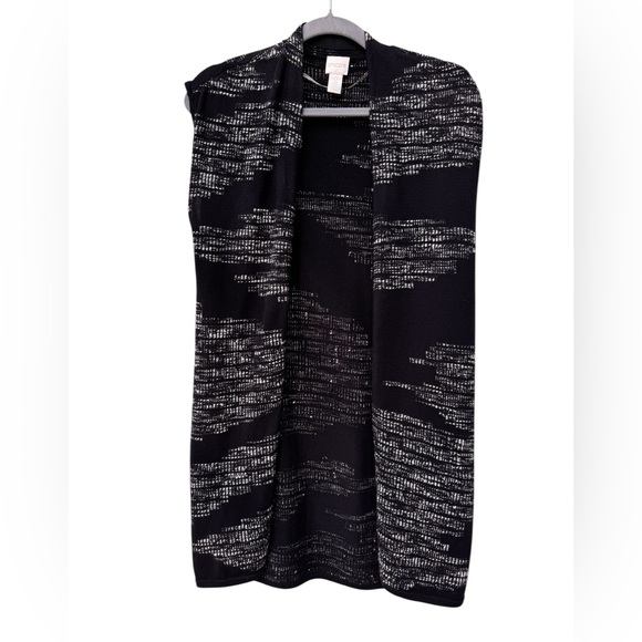 Chico's Sweaters - Chicos Woman’s Black and White Open Front Knit Vest Size 0 (4/6) Abstract Print